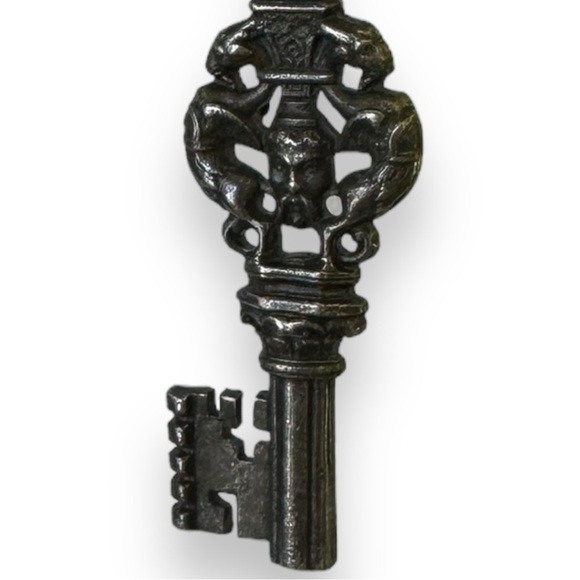 Antique Ornate Pewter Key Earrings - Picture 2 of 3